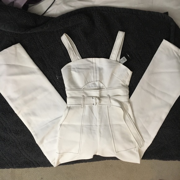 WHITE JUMPSUIT - Picture 4 of 7